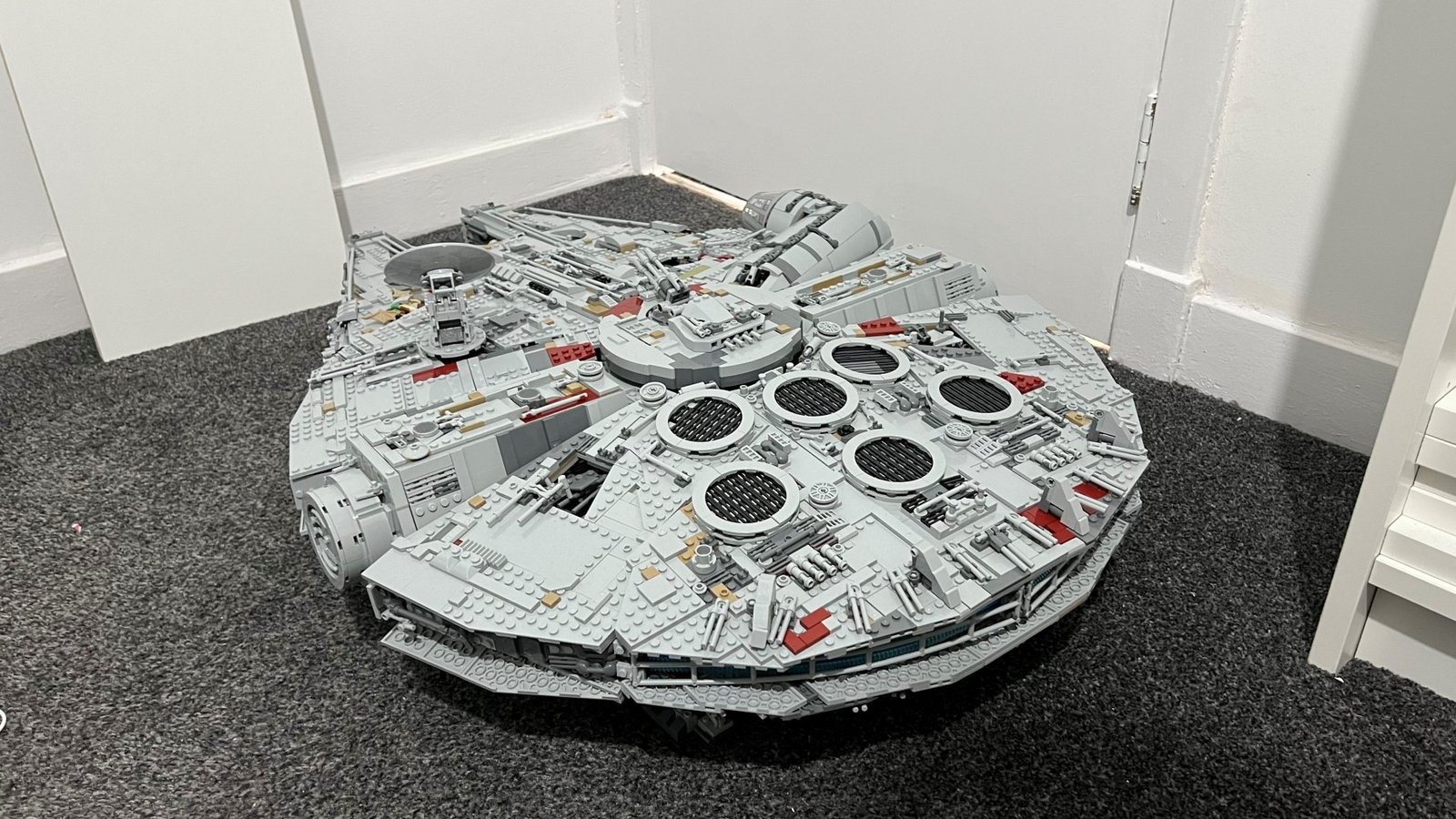 LEGO Star Wars UCS Millennium Falcon 75192
